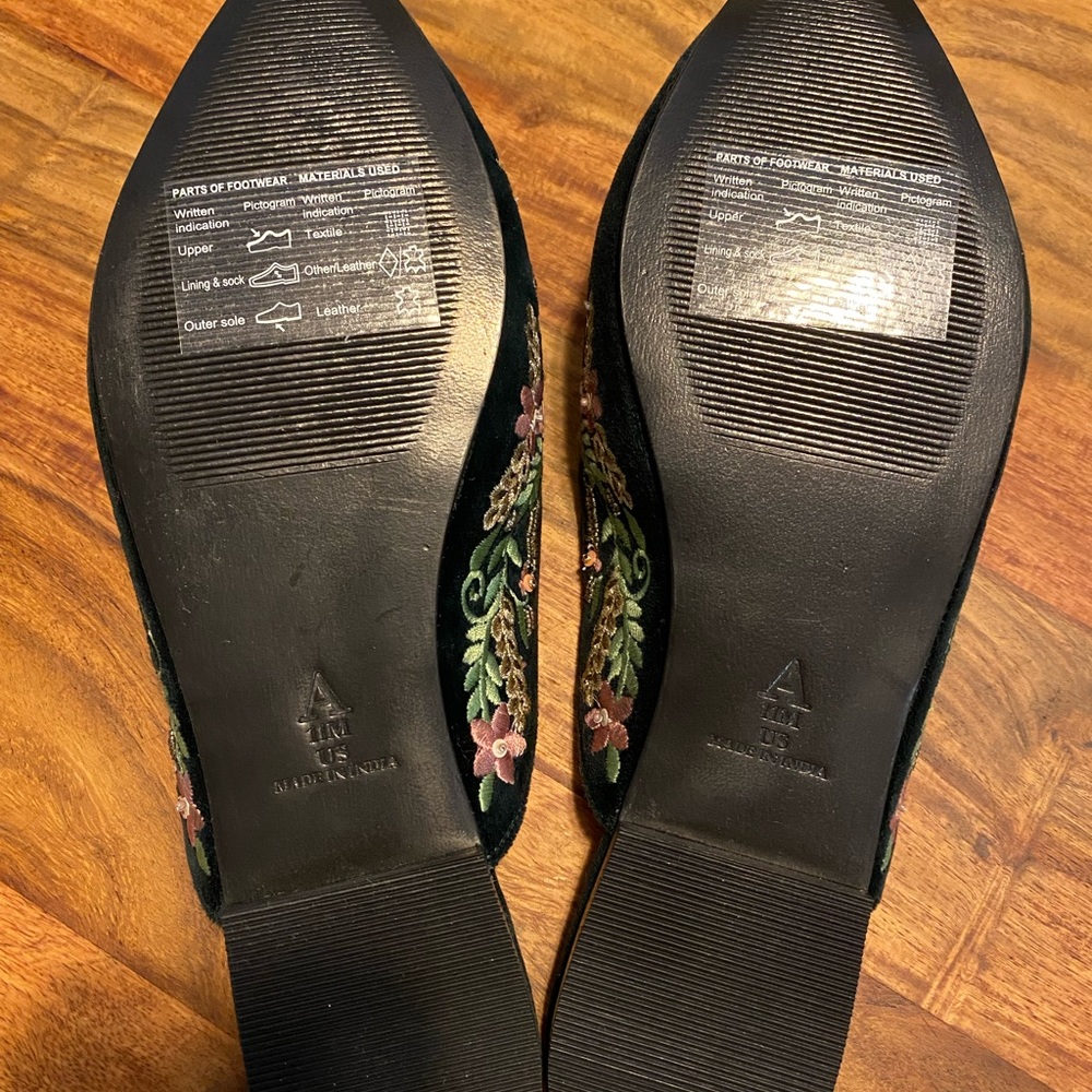 Anthropologie Black Embroidered Floral Velvet Beaded Accent Mules Sz 11 W - Picture 11 of 15